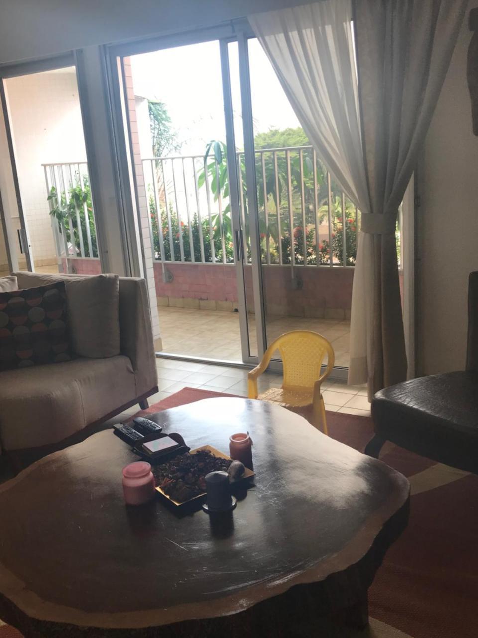 F4 Appartement Bonanjo Douala Luaran gambar